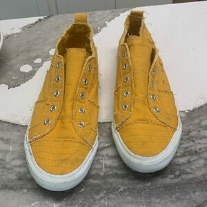 Corky Babalu Shoes yellow size 11